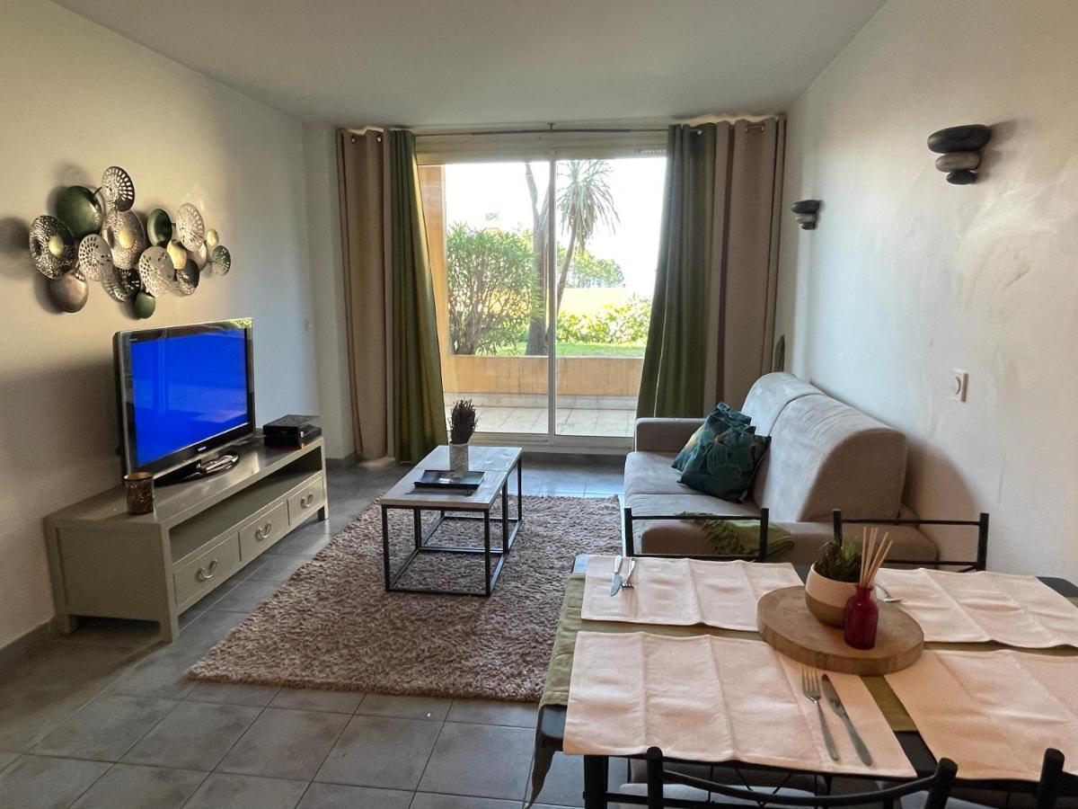 Appartement Moderne Tout Confort Theoule-sur-Mer Luaran gambar